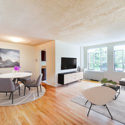 The Crestmont - Tons of natural light