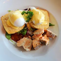 Saveur Cafe, Bistro & Patisserie - Eggs Raupo