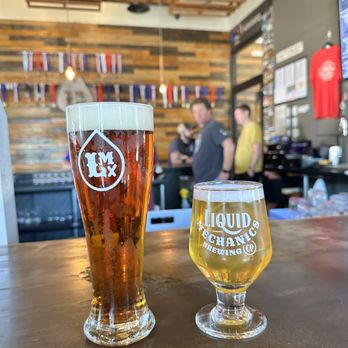 Liquid Mechanics Brewing - Märzen & Stuck in Reverse - Breweries Near Me - Lafayette, Colorado Liquid Mechanics Brewing - Märzen & Stuck in Reverse - Breweries Near Me - Lafayette, Colorado
