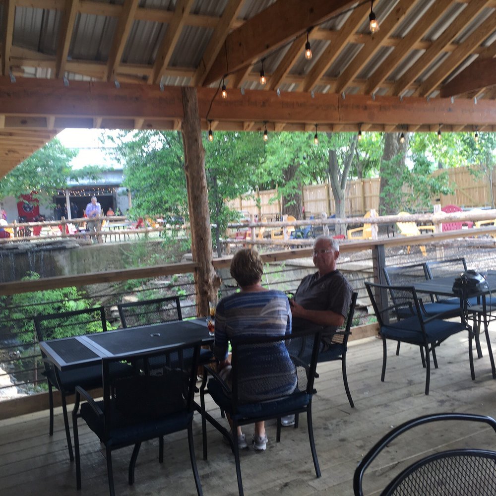 Loflin Yard - Seating - New American Near Me - Memphis, Tennessee Loflin Yard - Seating - New American Near Me - Memphis, Tennessee
