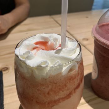 Saffrano Crepes - Strawberry Iced Coffee - Creperies Near Me - Plantation, Florida Saffrano Crepes - Strawberry Iced Coffee - Creperies Near Me - Plantation, Florida