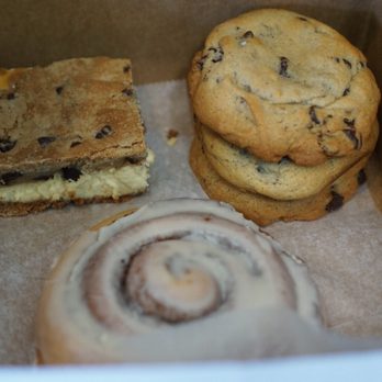 Twisted Sisters Bake Shop - Wow! I've had some goood baked goods... all of these are on another level. I could probably eat a dozen of the cookies in one sitting - Cupcakes Near Me - Fredericksburg, Texas