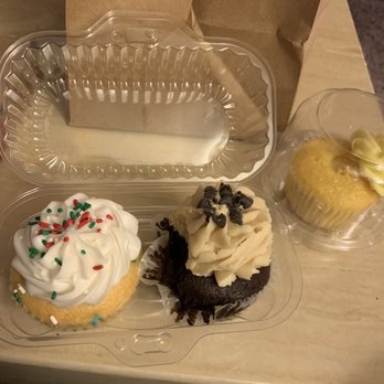 Simply Frosted - Pictured(left to right) Birthday Cake, Cookie Dough, and Lemon. - Cupcakes Near Me - Blue Springs, Missouri Simply Frosted - Pictured(left to right) Birthday Cake, Cookie Dough, and Lemon. - Cupcakes Near Me - Blue Springs, Missouri