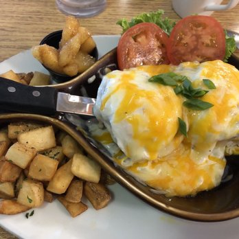 Le Peep Cafe - Farmers Benedict with potatoes - Breakfast & Brunch Near Me - San Antonio, Texas Le Peep Cafe - Farmers Benedict with potatoes - Breakfast & Brunch Near Me - San Antonio, Texas