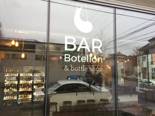 BAR Botellón by null