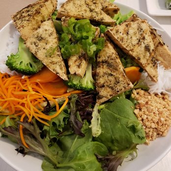Broth & Basil - Tofu and veggies over vermicelli - Noodles Near Me - Pflugerville, Texas