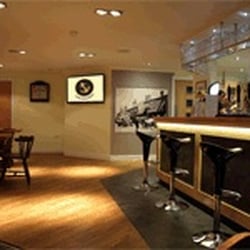 The Anchor Pub - Nicely refurbished, welcoming bar.