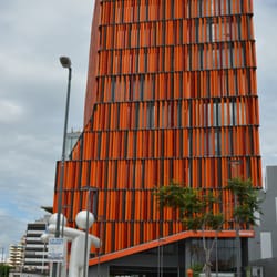 Edificio Corporativo Tarjeta Naranja