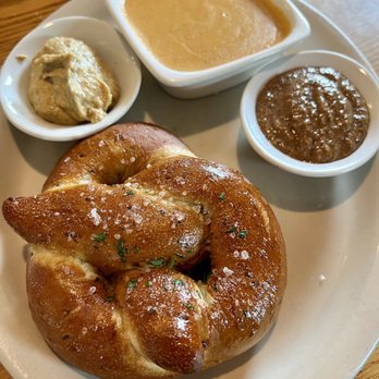 Mountain Brauhaus - Bavarian pretzel - New American Near Me - Gardiner, New York Mountain Brauhaus - Bavarian pretzel - New American Near Me - Gardiner, New York