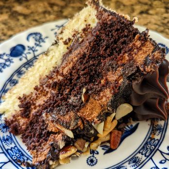 La Rocca Creative Kitchen - Desserts Near Me - Richmond Hill, Ontario La Rocca Creative Kitchen - Desserts Near Me - Richmond Hill, Ontario