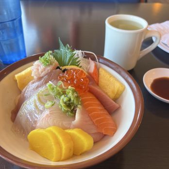 Ueno Sushi - Chirashi bowl - Izakaya Near Me - Torrance, California Ueno Sushi - Chirashi bowl - Izakaya Near Me - Torrance, California