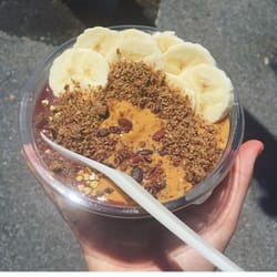 Buzz Superfood Bar - Had the ChocNut acai bowl and it was too die for !!