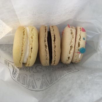Lady Yum - Denny Triangle - left to right: lemon, espresso fudge, unicorn - Macarons Near Me - Seattle, Washington Lady Yum - Denny Triangle - left to right: lemon, espresso fudge, unicorn - Macarons Near Me - Seattle, Washington
