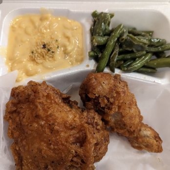 Mike's Chicken - Leg and thigh with Mac n cheese and green beans - Chicken Shop Near Me - Dallas, Texas