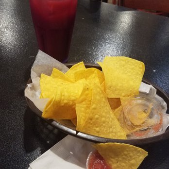 La Molienda Latin Cafe - Complimentary Chips & Salsa - Salvadoran Near Me - Orlando, Florida La Molienda Latin Cafe - Complimentary Chips & Salsa - Salvadoran Near Me - Orlando, Florida