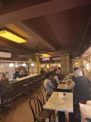 Vanguard Wine Bar (The Ansonia) by null