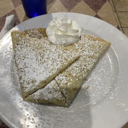 Crêpizza - I couldn't figure out which Capitol building was in the photo beside me.