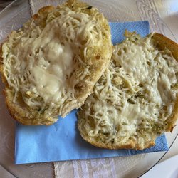 Restaurant Akropolis - Garlic bread w/ cheese