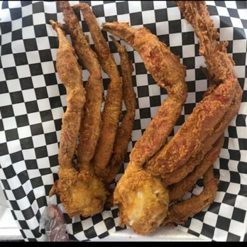 Six In A Ness - a basket of fried chicken - Food Trucks Near Me Six In A Ness - a basket of fried chicken - Food Trucks Near Me