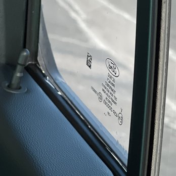 Flores Window Tinting - The window tint just chopped at the bottom. "Minor Imperfections" is what he called it. - Car Window Tinting Near Me - Las Vegas, Nevada
