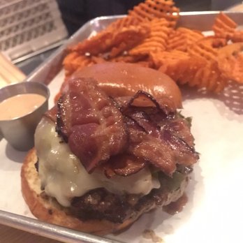 Ballast Point Brewing Long Beach - Hatch chili burger with sweet potato waffle fries - Breweries Near Me - Long Beach, California Ballast Point Brewing Long Beach - Hatch chili burger with sweet potato waffle fries - Breweries Near Me - Long Beach, California