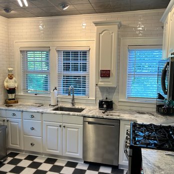 Paco Tile & Flooring Gallery - Angle #2 - Flooring Near Me - Hendersonville, North Carolina Paco Tile & Flooring Gallery - Angle #2 - Flooring Near Me - Hendersonville, North Carolina