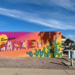 Sunshine Market - Outside