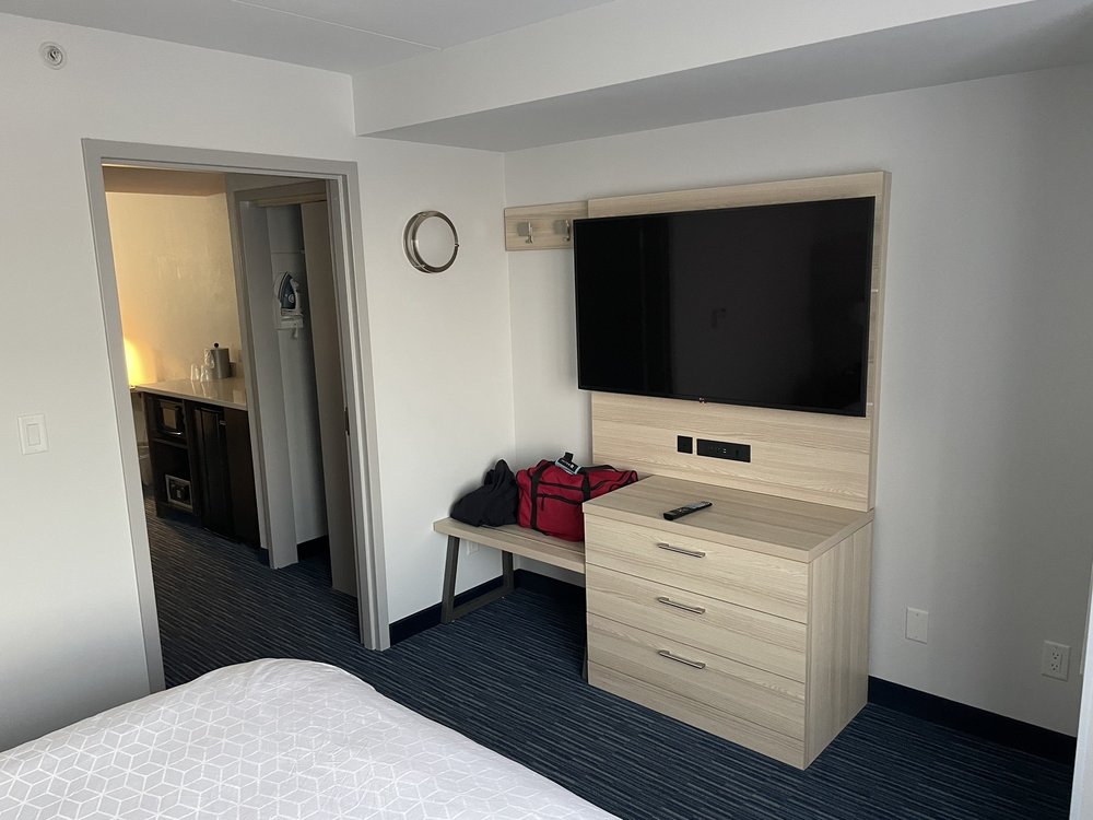 Holiday Inn Express & Suites Norfolk Airport - wedding in Norfolk, VA