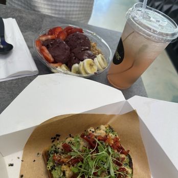 Soulistic AV - Miso Chickpea Avocado Toast Original og bowl - Acai Bowls Near Me - Lancaster, California