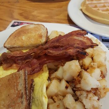 New Britain Diner Restaurant - Diners Near Me - New Britain, Connecticut New Britain Diner Restaurant - Diners Near Me - New Britain, Connecticut