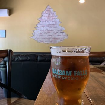 Balsam Falls Brewing - The decor - Breweries Near Me - Sylva, North Carolina Balsam Falls Brewing - The decor - Breweries Near Me - Sylva, North Carolina