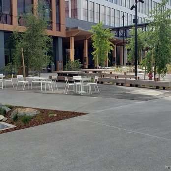 May Lee State Office Complex - Outdoor seating area - Public Services & Government Near Me - Sacramento, California
