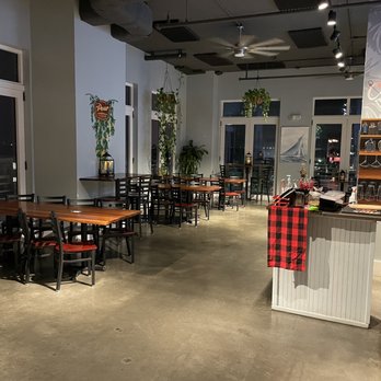 Pour Taproom - Charleston - Forward seating area - Wine Bars Near Me - Charleston, South Carolina Pour Taproom - Charleston - Forward seating area - Wine Bars Near Me - Charleston, South Carolina