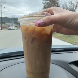 Em’s Place - Genuinely delicious latte - I got an iced oat milk latte with lavender and salted caramel and it was so good