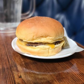 Everson Royce Bar - The Single Cheeseburger - Bars Near Me - Los Angeles, California Everson Royce Bar - The Single Cheeseburger - Bars Near Me - Los Angeles, California