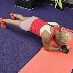 Anytime Fitness - One minute plank