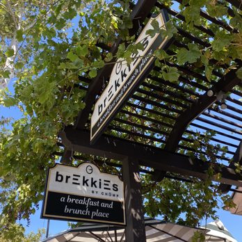 Brekkies - Outdoor green - Breakfast & Brunch Near Me - Solvang, California