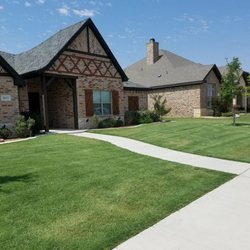 Truescapes Lawn Pros - Lawn Maintenance