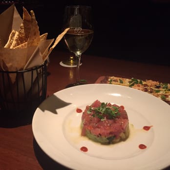Seasons 52 - Ahi Tuna Tartare and crisp Flat bread absolutely amazing! So fresh... with a twist of wasabi in it! Must try.... - New American Near Me - Edison, New Jersey