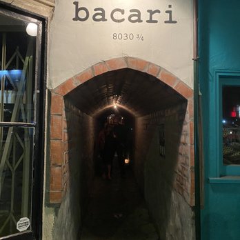 Bacari W 3rd - Entrance - Breakfast & Brunch Near Me - Los Angeles, California
