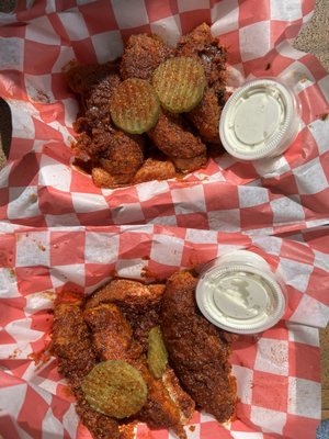 Lilly's Hot Chicken by null