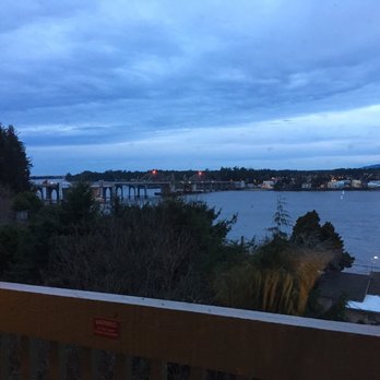 Best Western Pier Point Inn - View of Siuslaw bridge from breakfast room - Hotels Near Me - Florence, Oregon Best Western Pier Point Inn - View of Siuslaw bridge from breakfast room - Hotels Near Me - Florence, Oregon