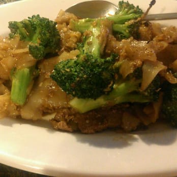 Siam Country - Pad see iew with beef - Thai Near Me - Chicago, Illinois Siam Country - Pad see iew with beef - Thai Near Me - Chicago, Illinois