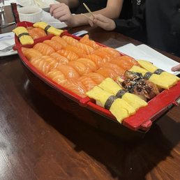 Sushi boat! Sushi boat!