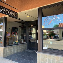 Winery tasting room front entrance