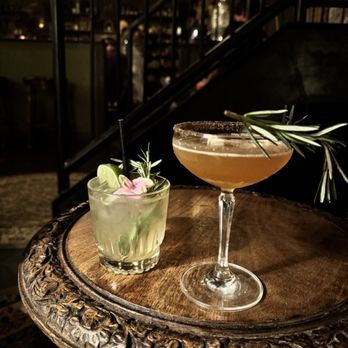 The Crow & Quill - The most beautiful drinks - Mothman's Bane & G&T - Cocktail Bars Near Me - Asheville, North Carolina The Crow & Quill - The most beautiful drinks - Mothman's Bane & G&T - Cocktail Bars Near Me - Asheville, North Carolina
