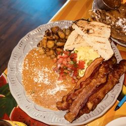 El Charro Cafe - El Basico