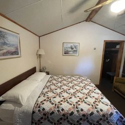 Lake Fanny Hooe Resort & Campground - Pines Motel Single Room