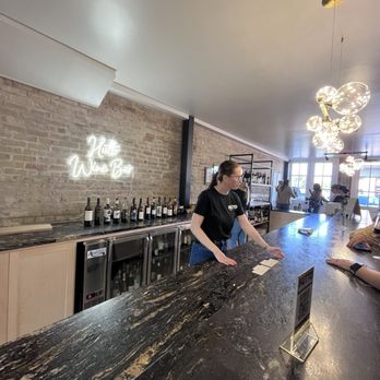Hutto Wine Bar - Wine Bars Near Me - Hutto, Texas