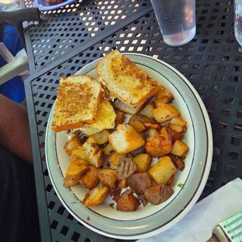 Squeeze In - The Garth breakfast sandwich - Breakfast & Brunch Near Me - Sparks, Nevada